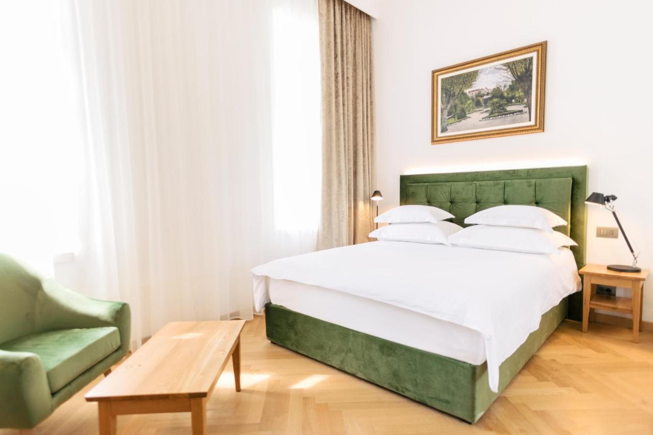 Hotel Miramare Crikvenica Exterior foto A bedroom